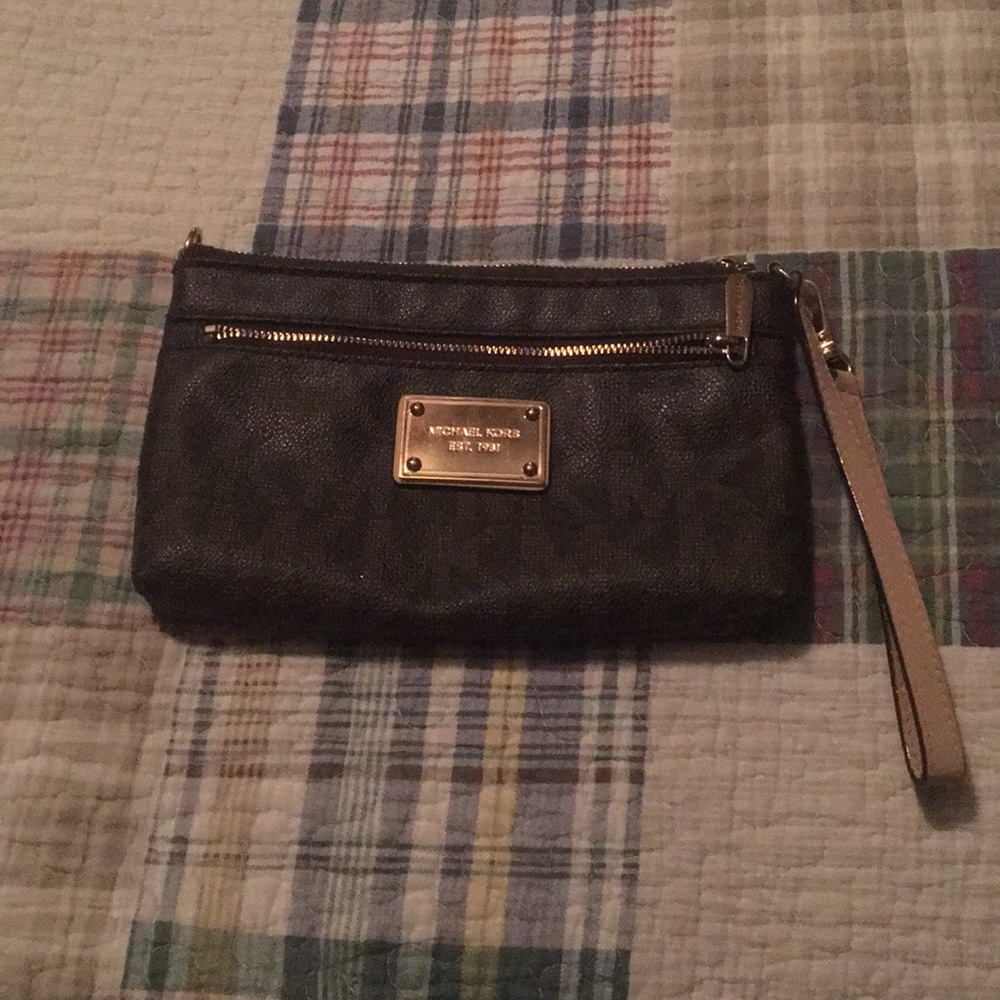 Michael Kors wristlet